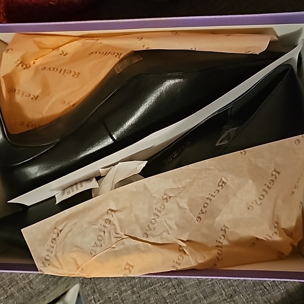 Shoes - Picture 3 of 6